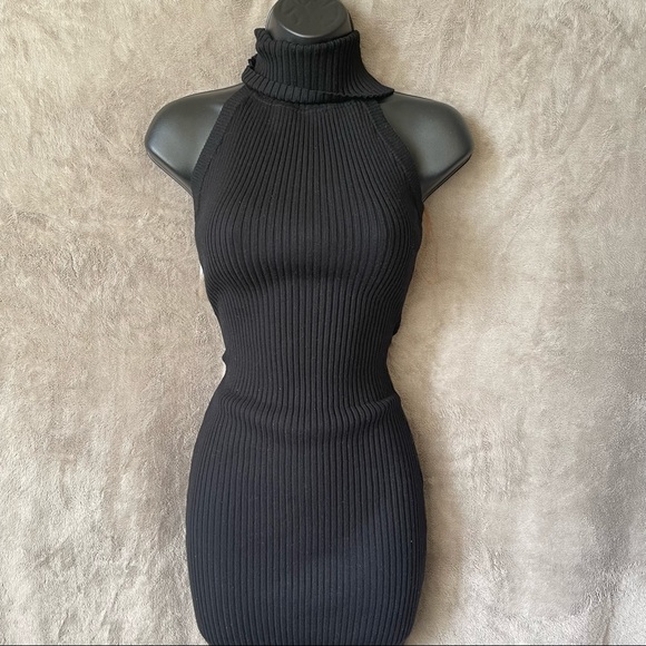 Windsor Black Open Back Sleeveless Turtleneck Sweater - Picture 9 of 13